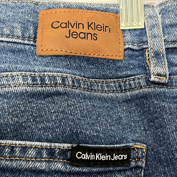 Calvin Klein High Rise Slim size 30 - Picture 3 of 5